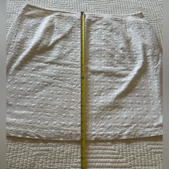 LL Bean Women’s Favorite Fit White Eyelet A-Line Skirt Waist Sz 38 Lined Pockets - Picture 7 of 10